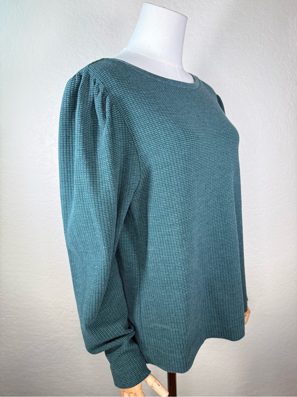 Lilla P Waffle Knit Boat Neck Puff Sleeves Top Size Large EUC